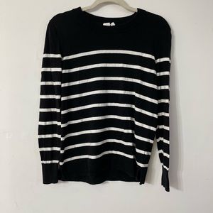 GAP knit black and white Sweater